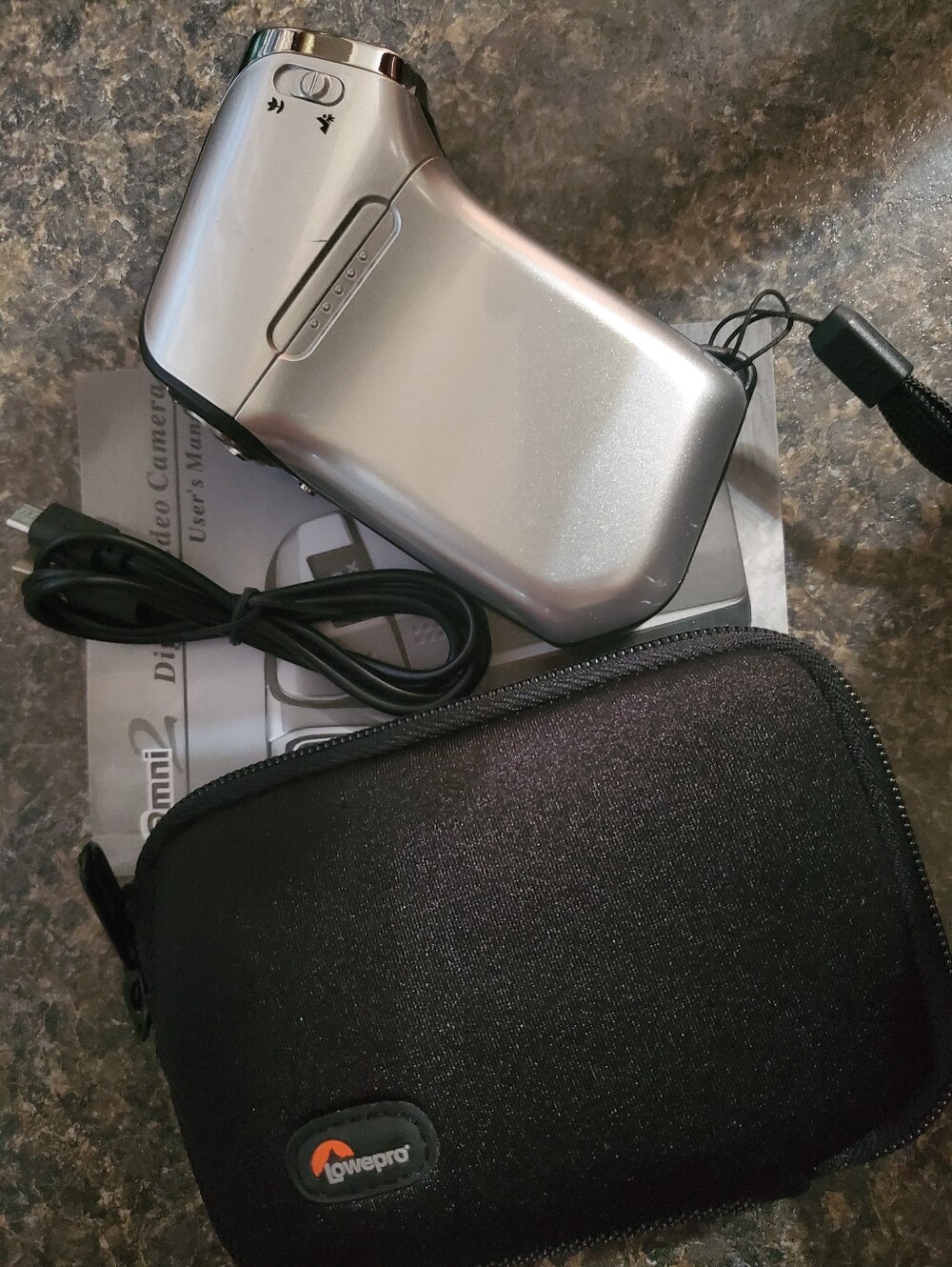 Omni2 16.0 Mega HD Compact Camcorder - Silver - BRAND NEW IN BOX. - Picture 5 of 8